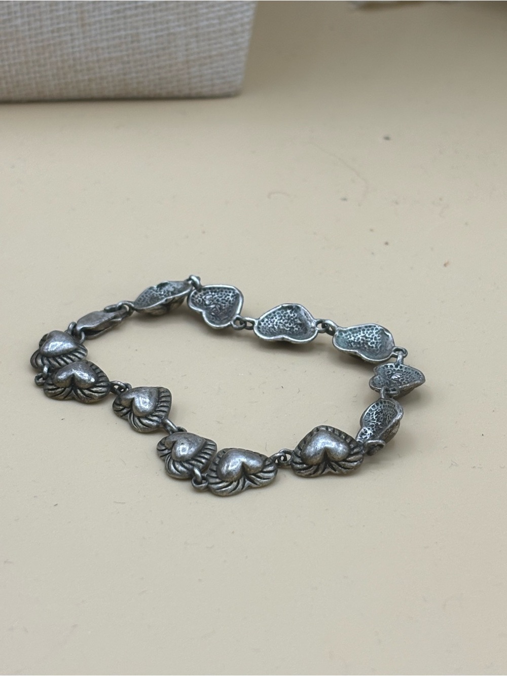 Vintage-Inspired .925 Silver Heart Link Bracelet
